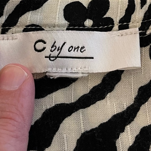 C BY ONE – Zebra & Floral Print Blouse – Approx. Size 2X - Picture 2 of 8